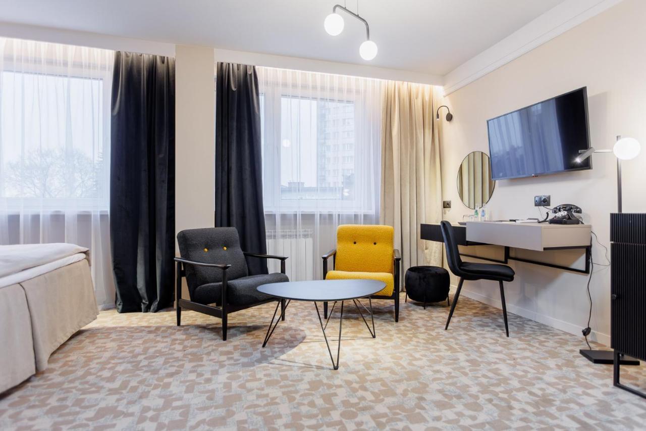Hotel Tarnovia Тарнув Экстерьер фото