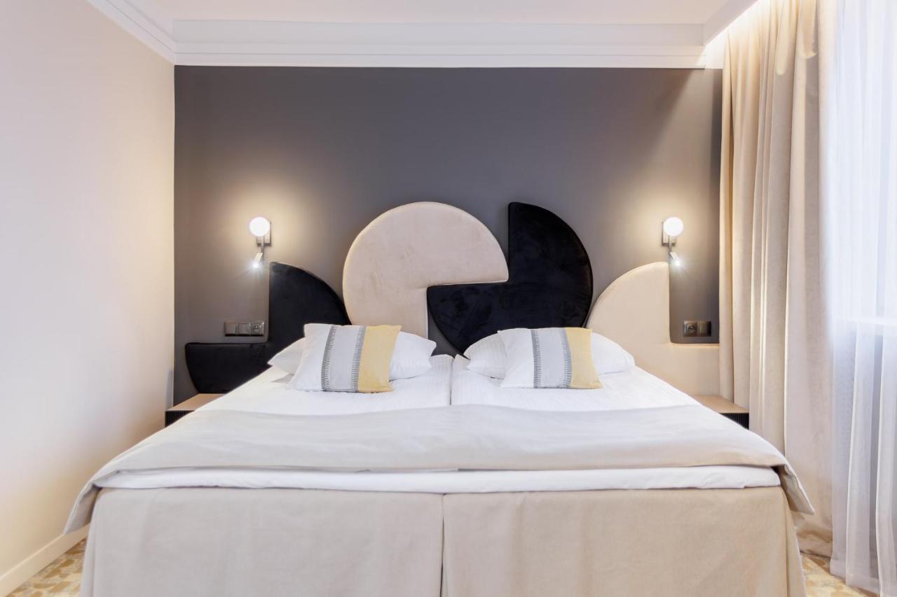 Hotel Tarnovia Тарнув Экстерьер фото
